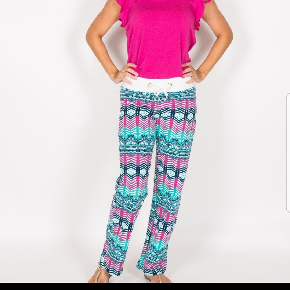 Lulu Dreamy Geo Print Pants.